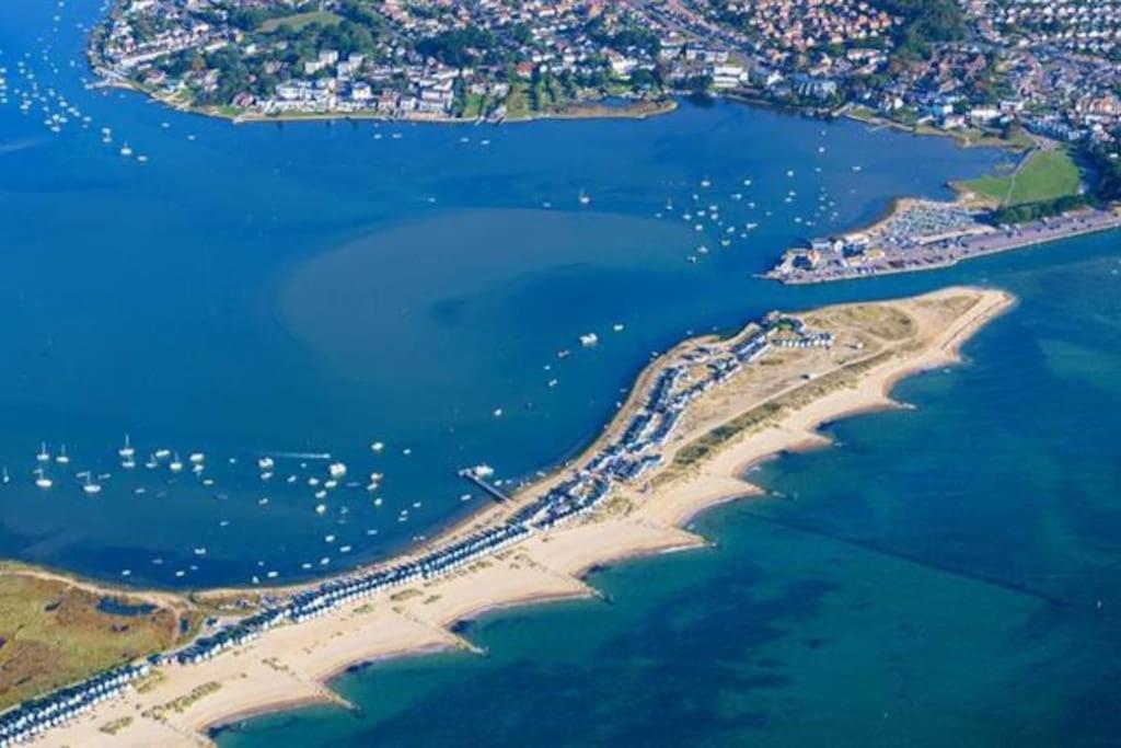 The Firs - Apartment Next To Beach & Forest - Pets Are Free Barton on Sea Εξωτερικό φωτογραφία